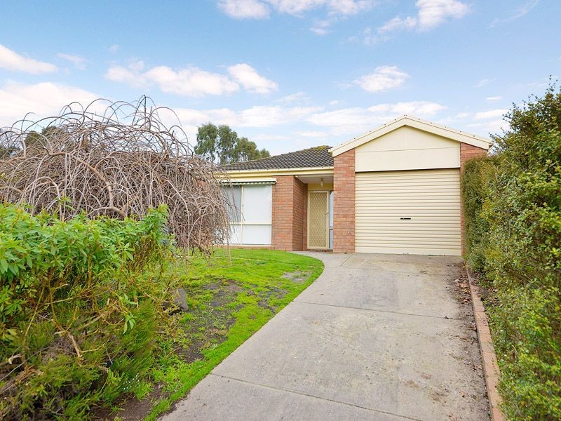 32 The Parkway, Hampton Park VIC 3976