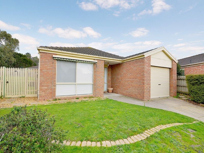 32 The Parkway, Hampton Park VIC 3976