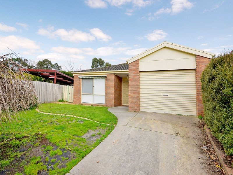 32 The Parkway, Hampton Park VIC 3976