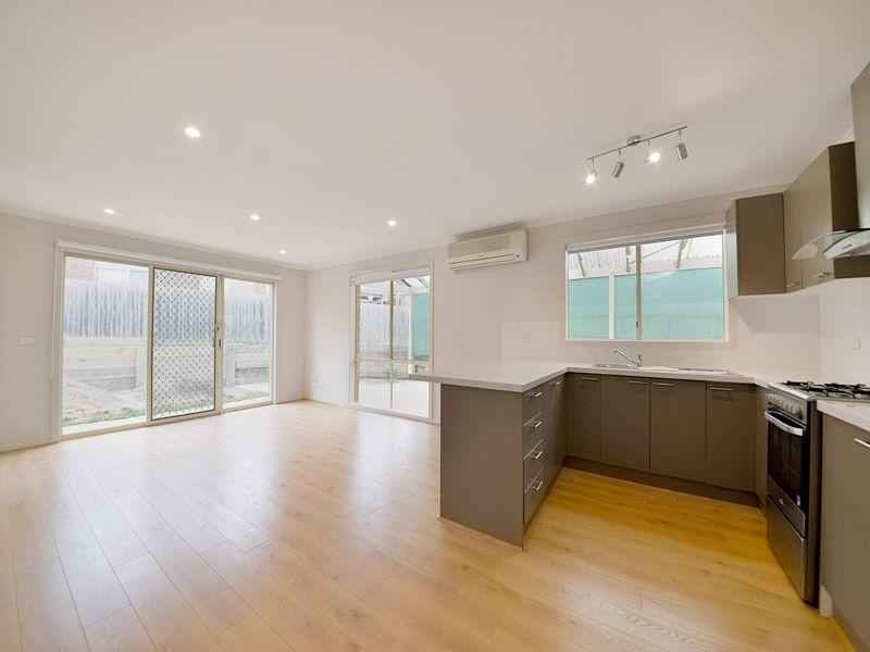 32 The Parkway, Hampton Park VIC 3976