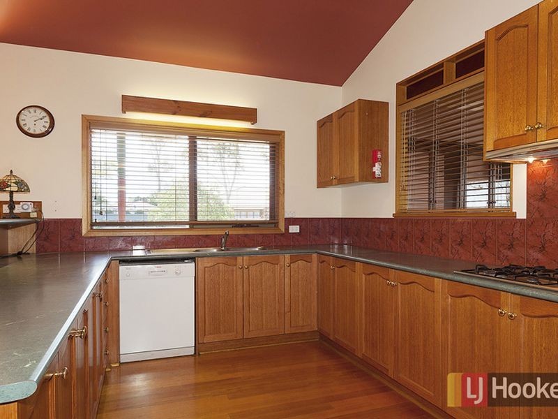 5 The Esplanade, Narre Warren South VIC 3805