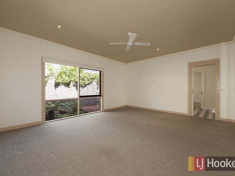 5 The Esplanade, Narre Warren South VIC 3805