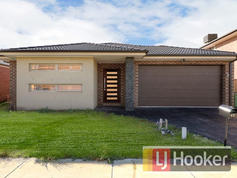 17 Mickleham Drive, Cranbourne North VIC 3977
