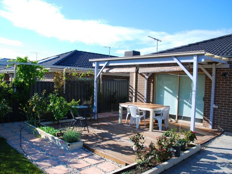 32 Sabel Drive, Cranbourne North VIC 3977