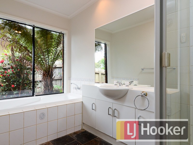 27 Terrapin Drive, Narre Warren South VIC 3805