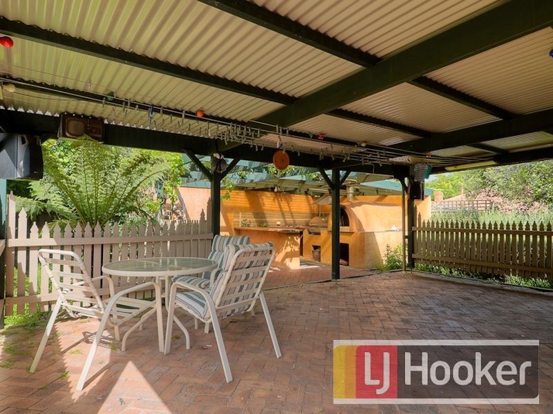 4 Tenandra Court, Berwick VIC 3806