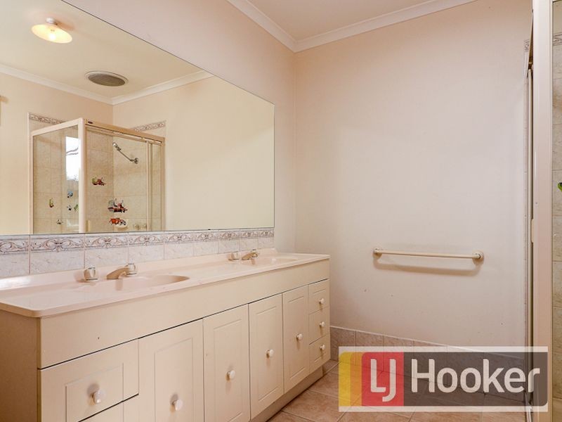5 Farskiene Place, Hampton Park VIC 3976
