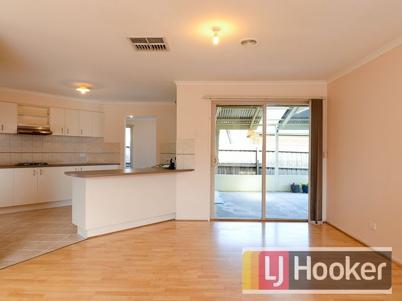 5 Farskiene Place, Hampton Park VIC 3976