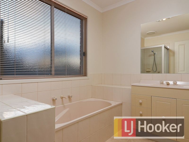 11 Earlwood Street, Narre Warren South VIC 3805