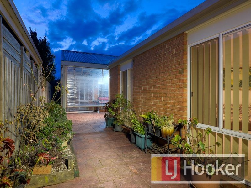 11 Earlwood Street, Narre Warren South VIC 3805