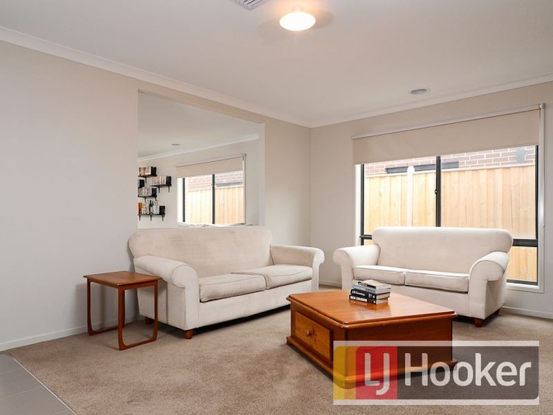 7 Brocker Street, Clyde North VIC 3978