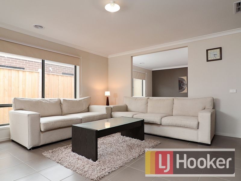 7 Brocker Street, Clyde North VIC 3978