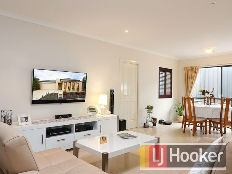 11 Jefferson Avenue, Cranbourne North VIC 3977