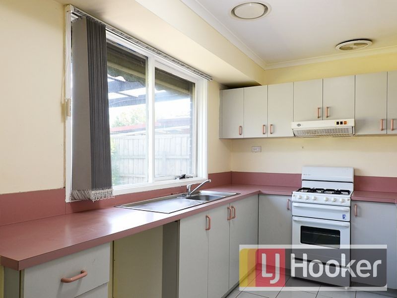 126 Oaktree Drive, Hampton Park VIC 3976