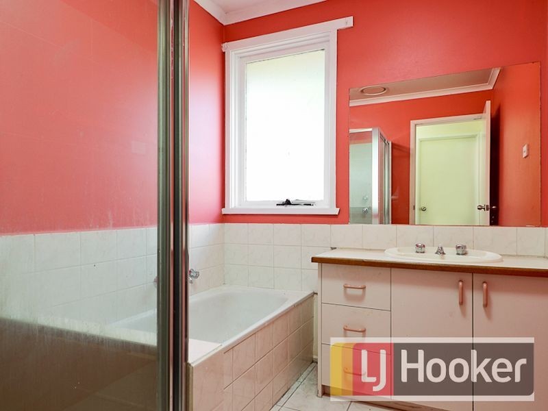 126 Oaktree Drive, Hampton Park VIC 3976