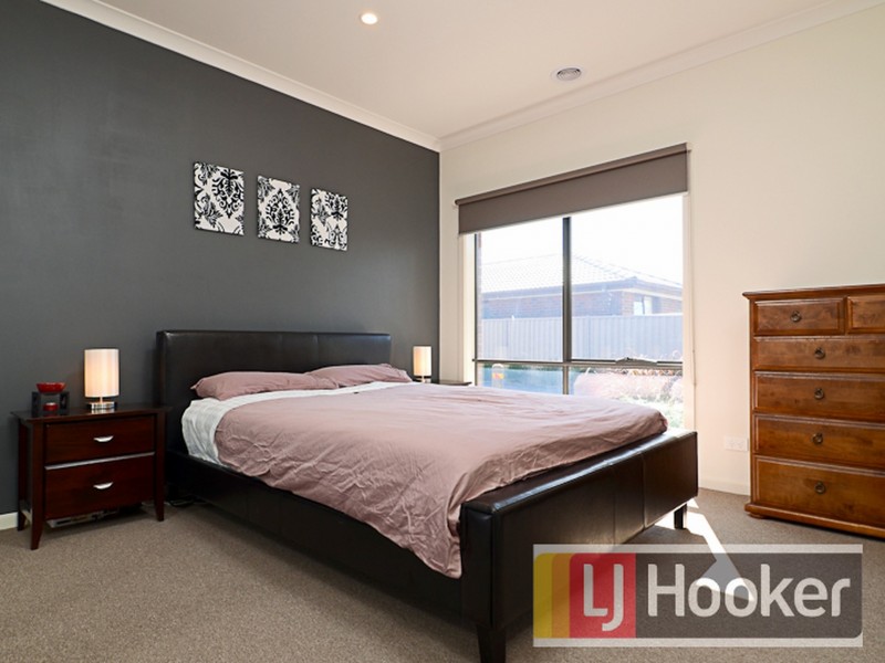 2/10 Tatterson Street, Hampton Park VIC 3976