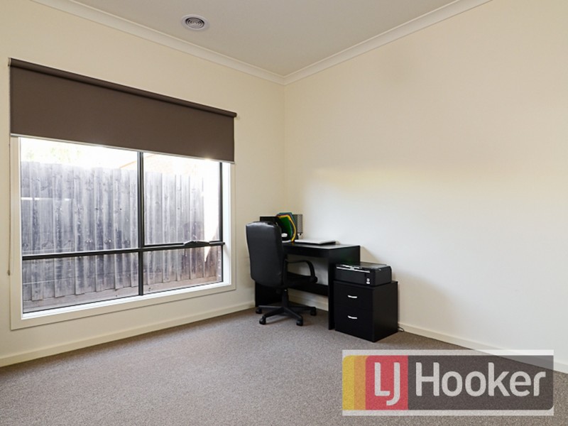 2/10 Tatterson Street, Hampton Park VIC 3976