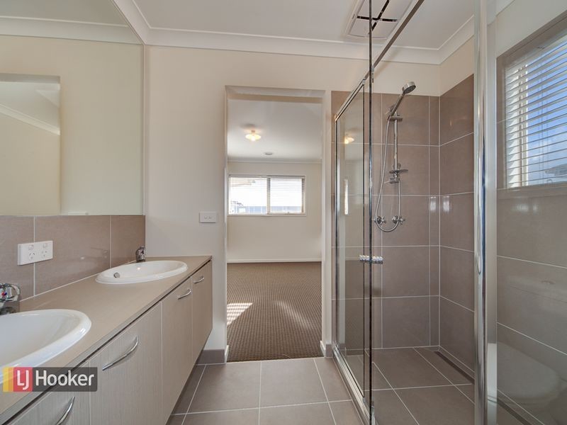 43 Kosciuszko Circuit, Clyde VIC 3978