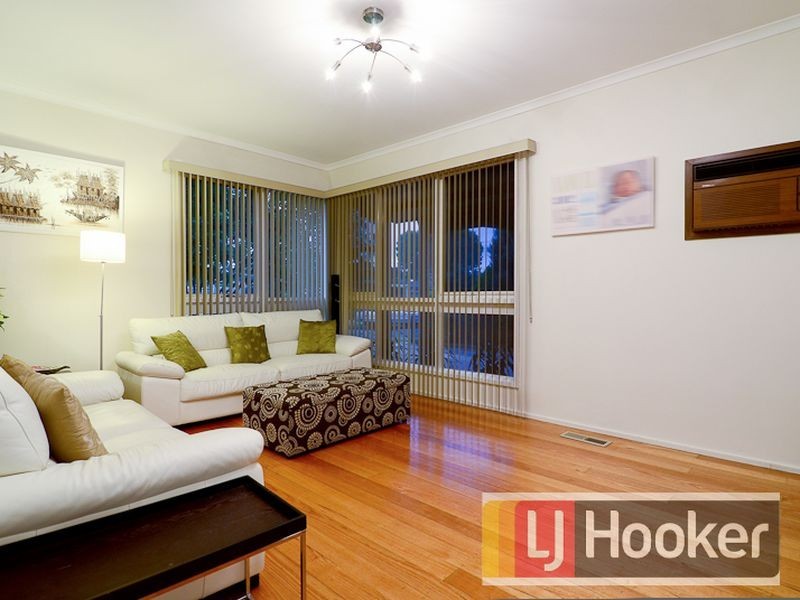 6 Hampton Drive, Hampton Park VIC 3976