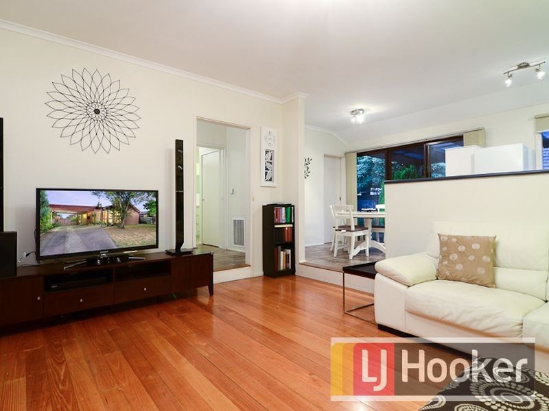 6 Hampton Drive, Hampton Park VIC 3976