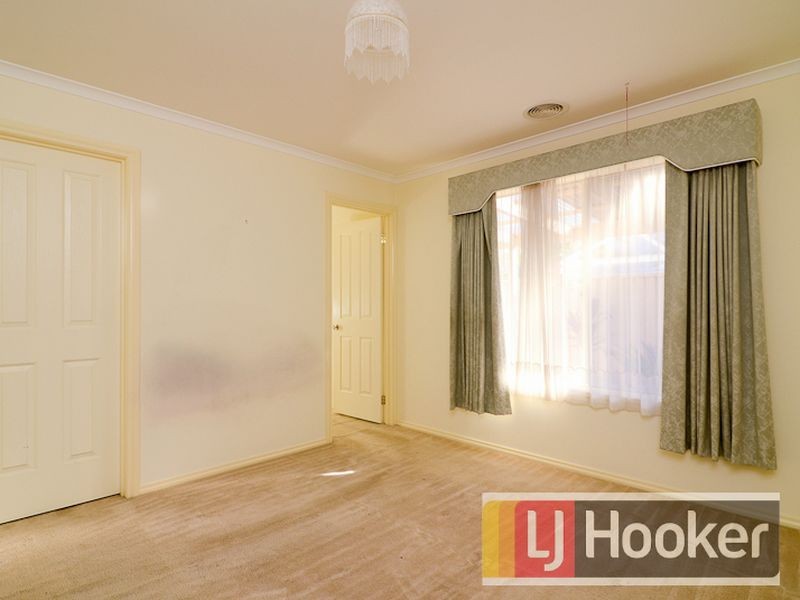 37 Hunt Club Boulevard, Cranbourne East VIC 3977