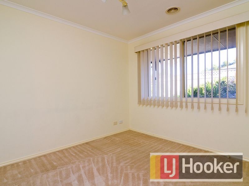 37 Hunt Club Boulevard, Cranbourne East VIC 3977