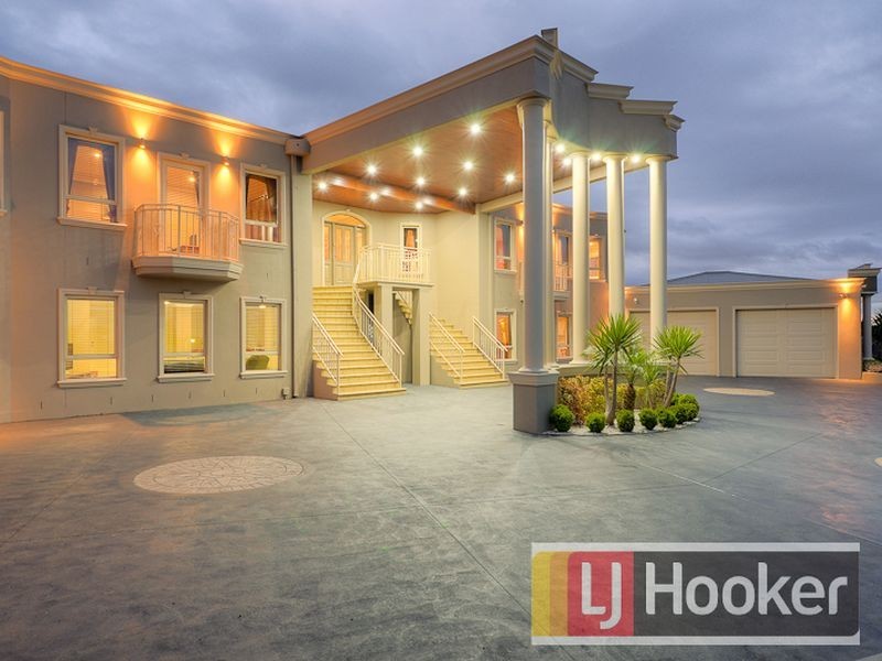 15 Wiringa Close, Narre Warren North VIC 3804