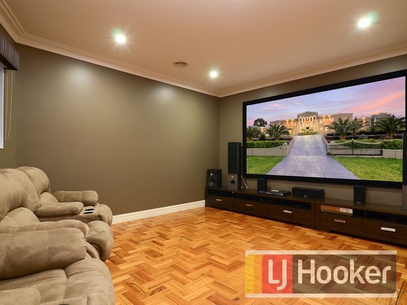 15 Wiringa Close, Narre Warren North VIC 3804