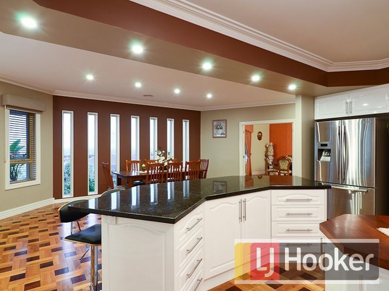 15 Wiringa Close, Narre Warren North VIC 3804