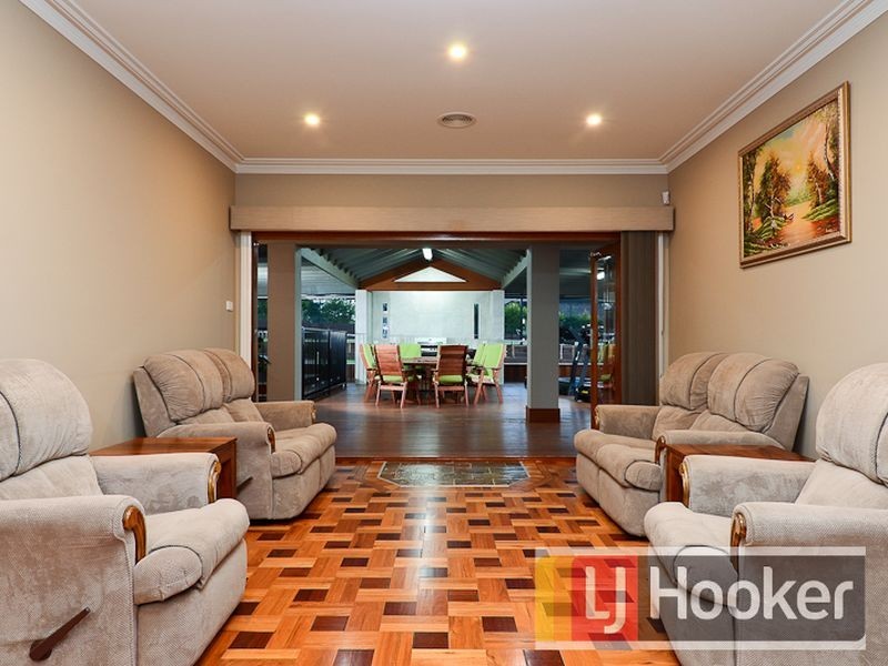 15 Wiringa Close, Narre Warren North VIC 3804