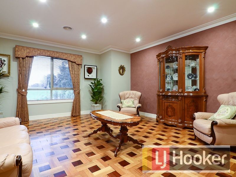 15 Wiringa Close, Narre Warren North VIC 3804