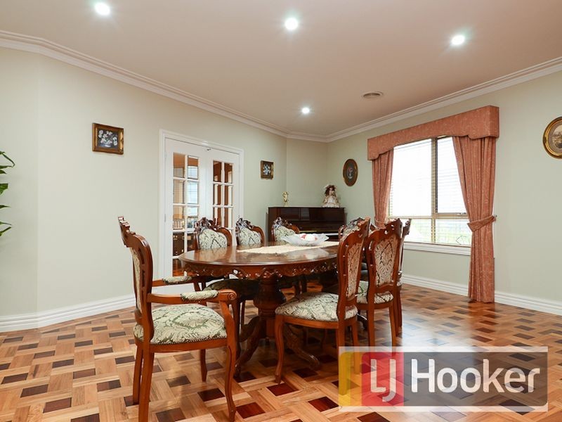 15 Wiringa Close, Narre Warren North VIC 3804