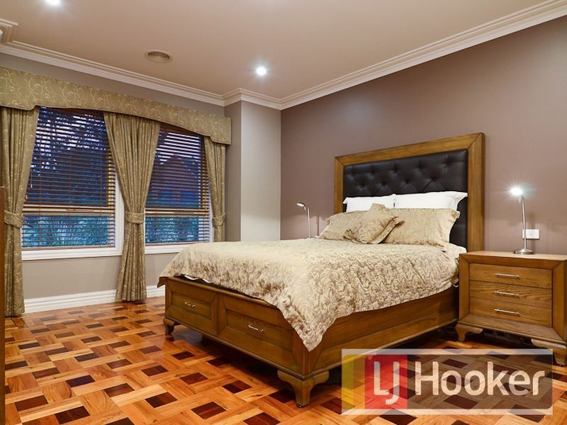 15 Wiringa Close, Narre Warren North VIC 3804