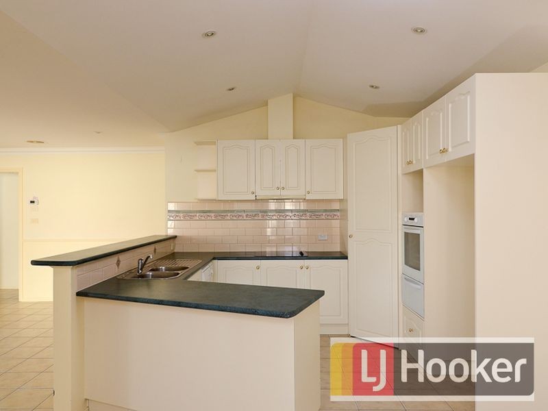 37 Hunt Club Boulevard, Cranbourne East VIC 3977