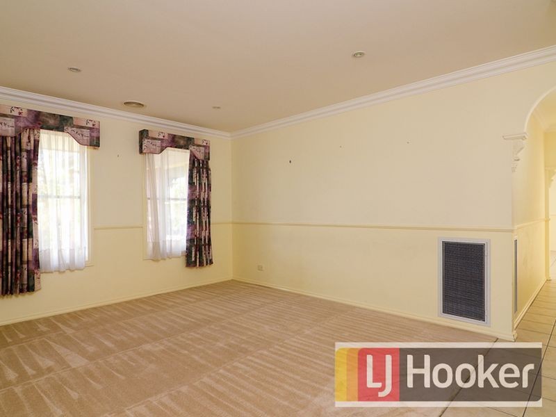 37 Hunt Club Boulevard, Cranbourne East VIC 3977