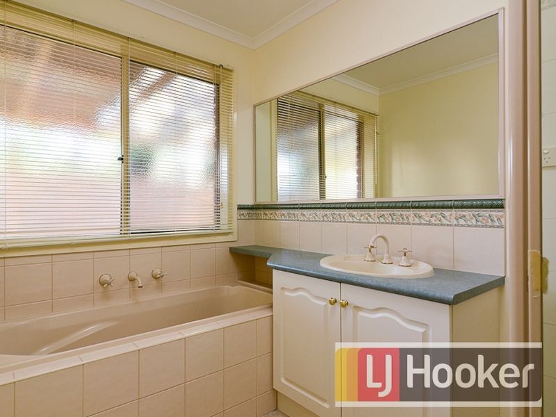 37 Hunt Club Boulevard, Cranbourne East VIC 3977