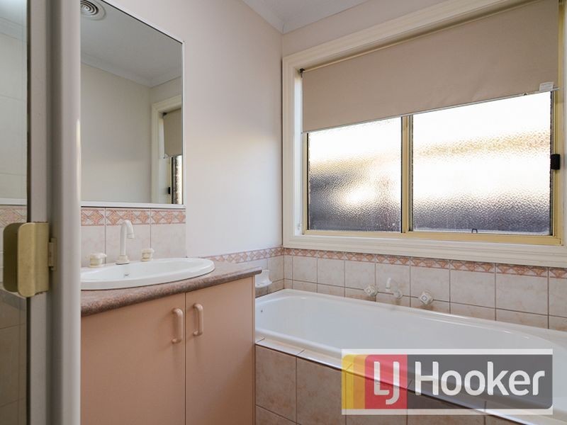 20 Turnberry Avenue, Narre Warren South VIC 3805