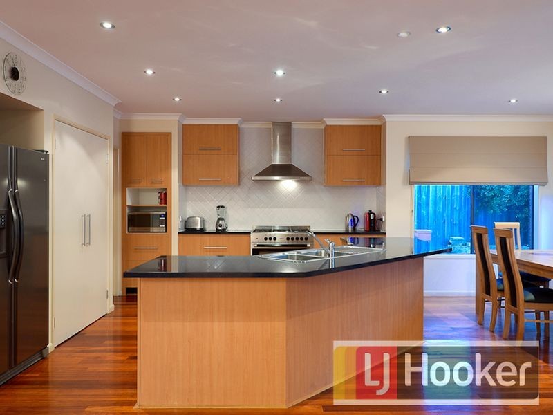 6 Chesil Court, Narre Warren South VIC 3805