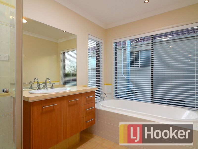 6 Chesil Court, Narre Warren South VIC 3805