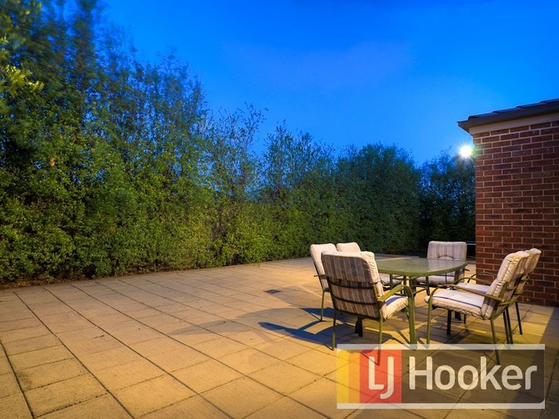 6 Chesil Court, Narre Warren South VIC 3805