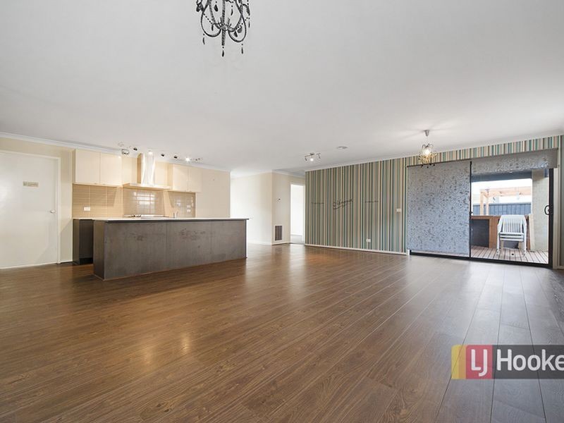 17 Pyrenees Road, Clyde North VIC 3978