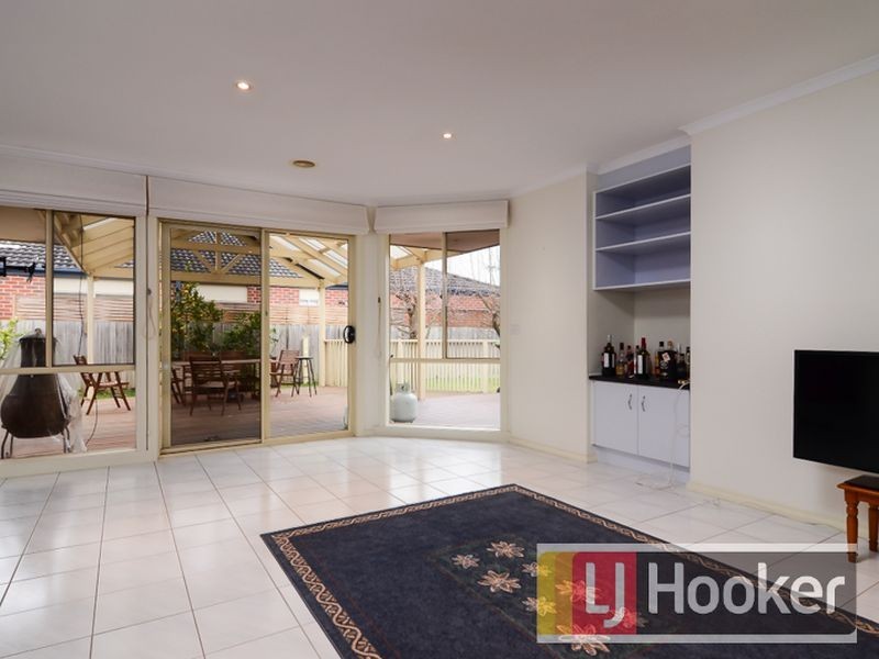 18 Ellen Road, Narre Warren South VIC 3805