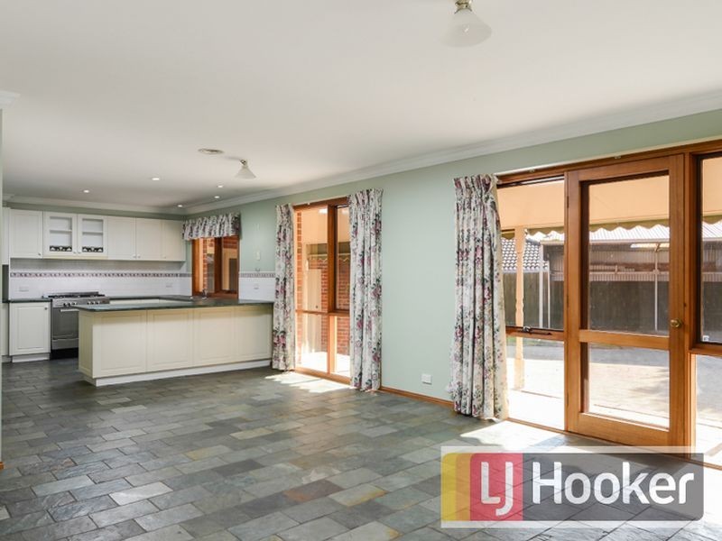 5 Celeste Court, Berwick VIC 3806