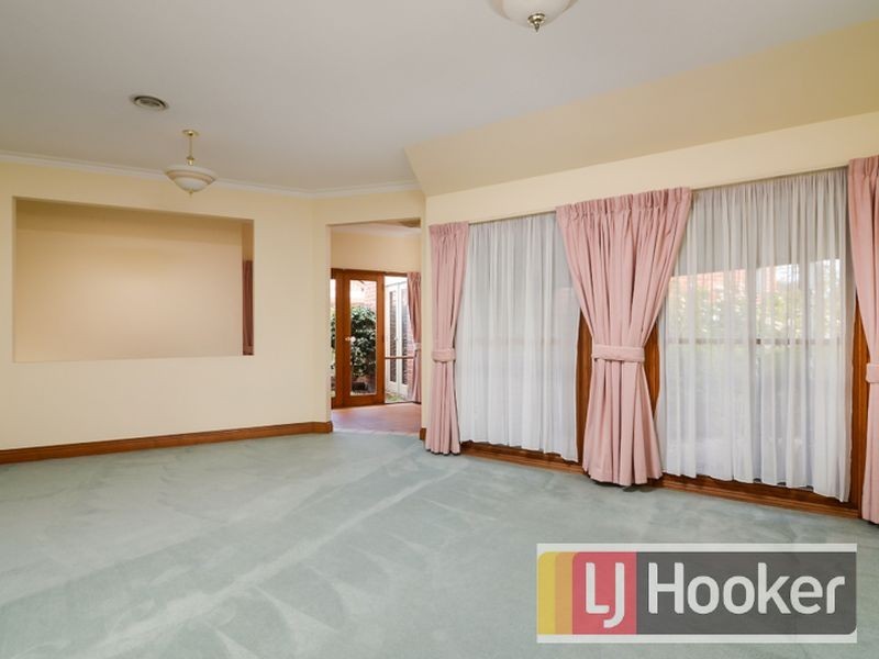 5 Celeste Court, Berwick VIC 3806