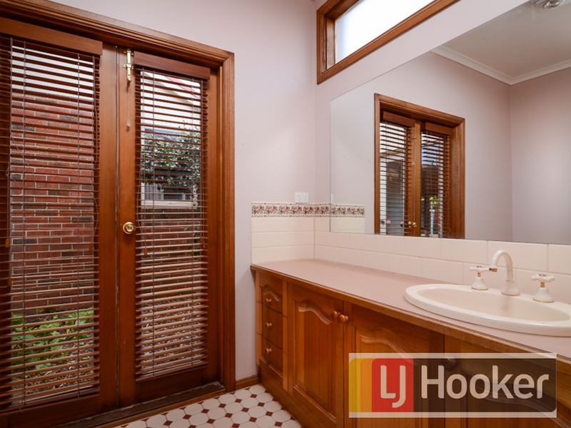 5 Celeste Court, Berwick VIC 3806