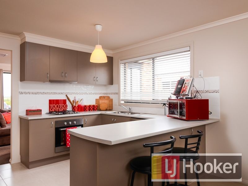 39 Currawong Crescent, Pakenham VIC 3810