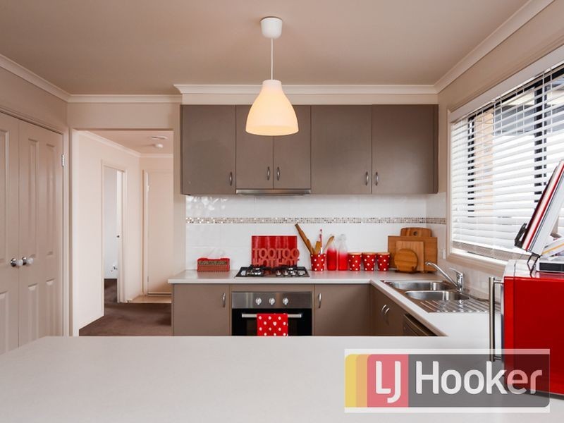 39 Currawong Crescent, Pakenham VIC 3810