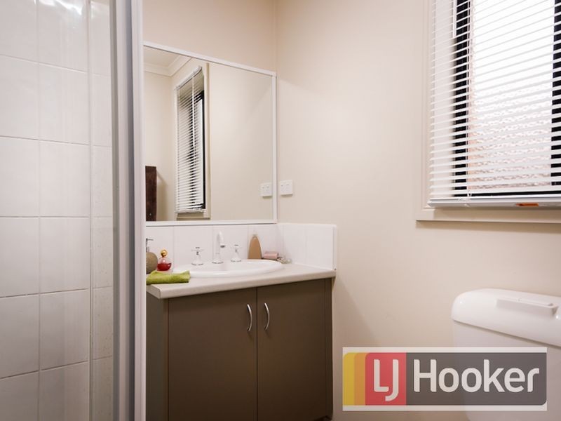 39 Currawong Crescent, Pakenham VIC 3810