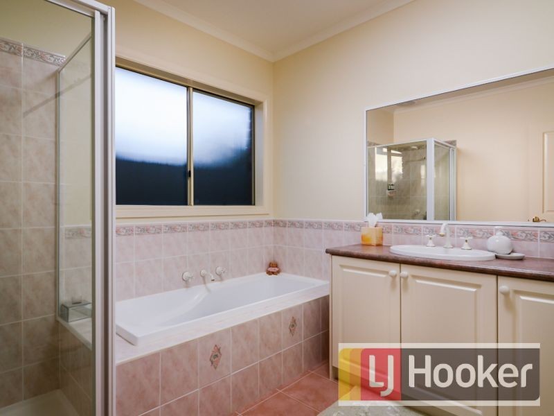 22 Southern Boulevard, Narre Warren South VIC 3805