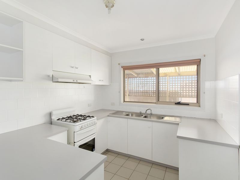 1/3 Leopold Crescent, Hampton Park VIC 3976